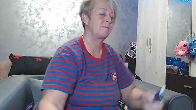 Snapshot of RosesandLillies chatting on 15, 1, 2026 RosesandLillies online show from 15, 1, 2026