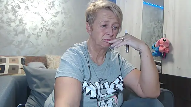 Snapshot of RosesandLillies chatting on 16, 2, 2026 RosesandLillies online show from 16, 2, 2026