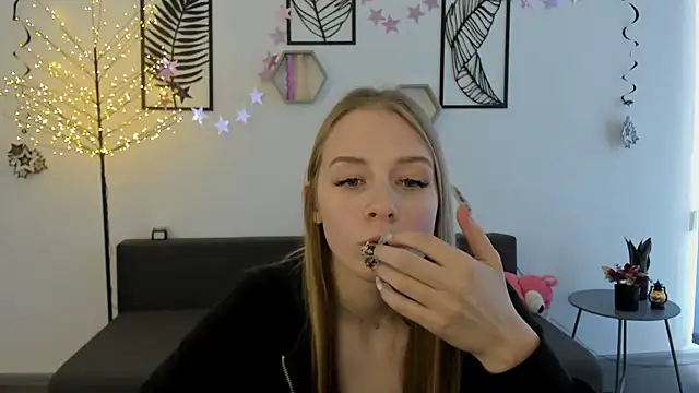 AnnNorriss online show from 23, 2, 2025