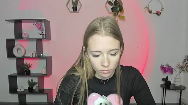 AnnNorriss online show from 18, 3, 2025