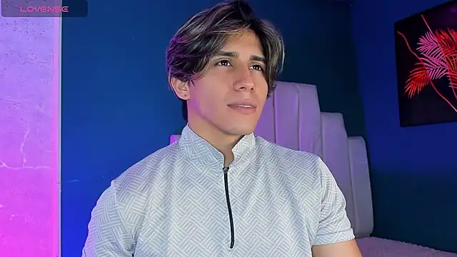 Snapshot of Allex_Cano chatting on 10, 10, 2025 Allex Cano online show from 10, 10, 2025