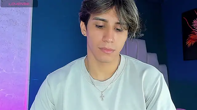 Snapshot of Allex_Cano chatting on 12, 10, 2025 Allex Cano online show from 12, 10, 2025