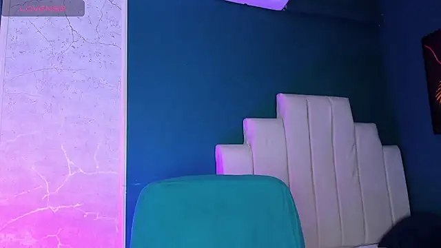 Snapshot of Allex_Cano chatting on 22, 10, 2025 Allex Cano online show from 22, 10, 2025