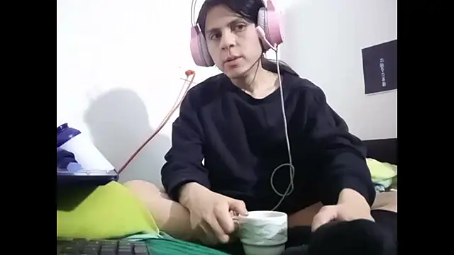 Baby VI fem online show from 2, 3, 2025