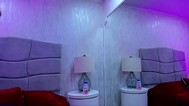 NahomyCarther online show from 26, 9, 2025