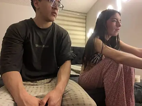 DesireLuxe online show from 9, 2, 2026