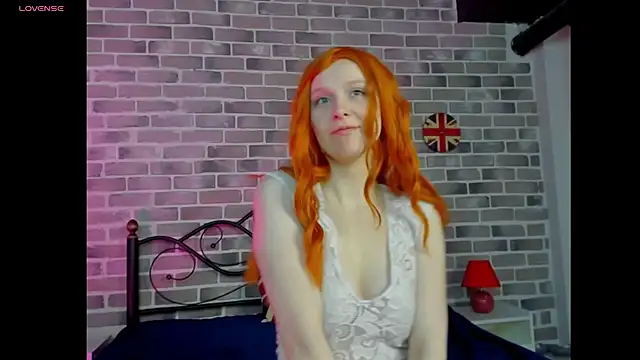 KristinMoore online show from 9, 3, 2025