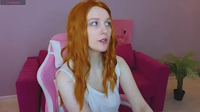 KristinMoore online show from 11, 3, 2025