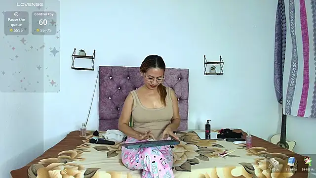 Snapshot of Rousemilf4u chatting on 15, 6, 2026 Rousemilf4u online show from 15, 6, 2026