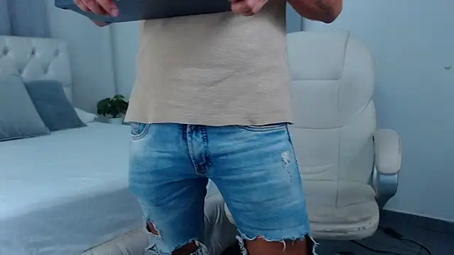 Snapshot of sebastian_colle chatting on 21, 2, 2025 sebastian colle online show from 21, 2, 2025