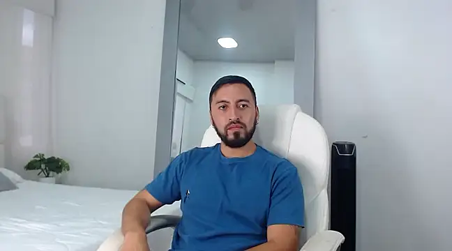 Snapshot of sebastian_colle chatting on 28, 2, 2025 sebastian colle online show from 28, 2, 2025