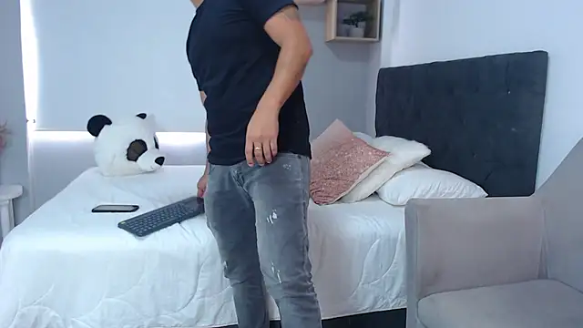 Snapshot of sebastian_colle chatting on 11, 3, 2025 sebastian colle online show from 11, 3, 2025