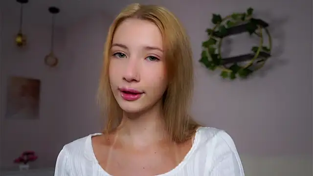 SunnivaCovil online show from 18, 10, 2025