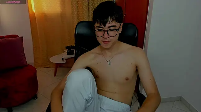 Snapshot of liam_orion chatting on 20, 2, 2025 liam orion online show from 20, 2, 2025