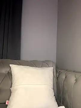 laraaaaaa online show from 27, 10, 2025