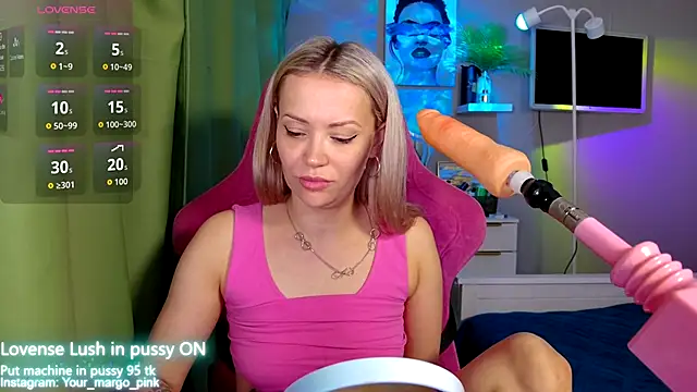 Snapshot of Margony chatting on 13, 10, 2025 Margony online show from 13, 10, 2025