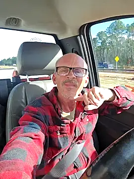 chris8827 online show from 10, 3, 2025