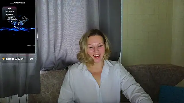 LadyLucky  online show from 22, 10, 2025