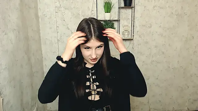  MiaAngell online show from 5, 3, 2025