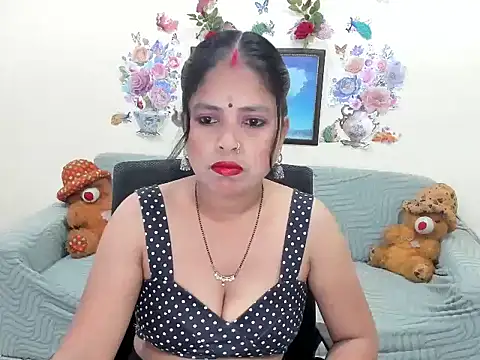 Snapshot of leahgotiii chatting on 10, 5, 2026 leahgotiii online show from 10, 5, 2026