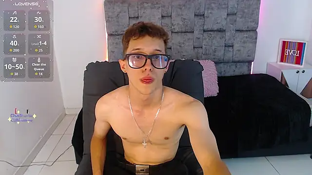 Snapshot of skinny_bigcock02 chatting on 18, 2, 2026 skinny bigcock02 online show from 18, 2, 2026