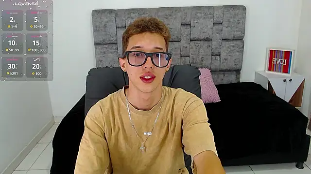 Snapshot of skinny_bigcock02 chatting on 25, 2, 2026 skinny bigcock02 online show from 25, 2, 2026