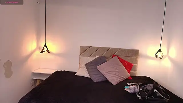 Natasha rose   online show from 18, 4, 2026