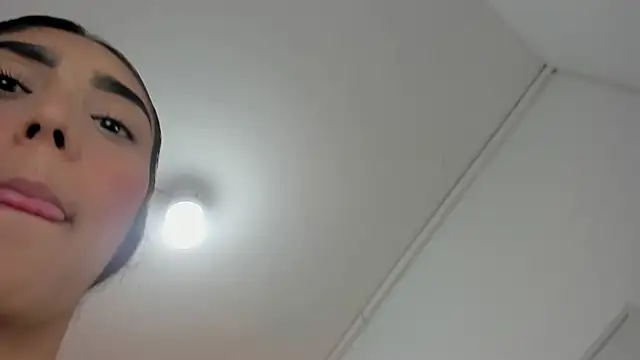 chloee ross online show from 18, 3, 2025