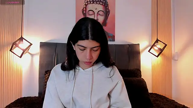 Cassie bloom online show from 8, 11, 2025