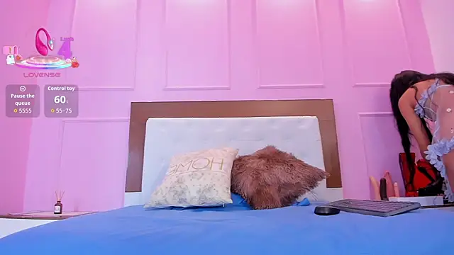 SOPHIATRISTA online show from 15, 9, 2025