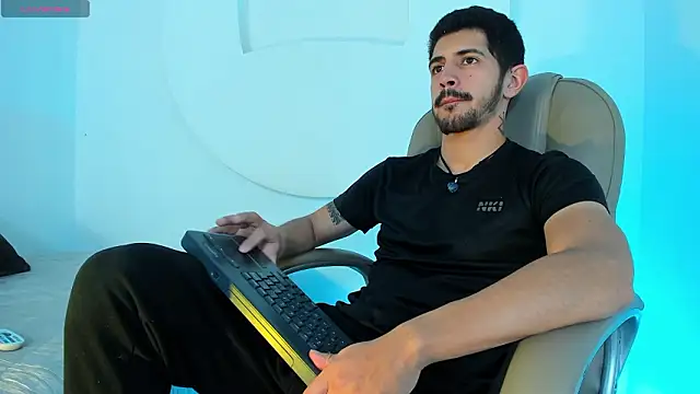 AlejandroStormm online show from 27, 3, 2026