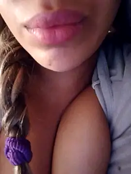 Snapshot of Sexlove1xo chatting on 4, 3, 2025 Sexlove1xo online show from 4, 3, 2025