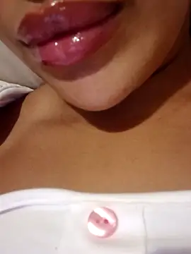 Snapshot of Sexlove1xo chatting on 25, 9, 2025 Sexlove1xo online show from 25, 9, 2025