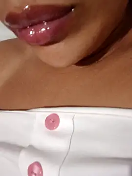 Snapshot of Sexlove1xo chatting on 26, 9, 2025 Sexlove1xo online show from 26, 9, 2025