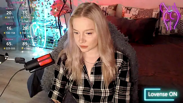 Snapshot of lissallor_ chatting on 16, 9, 2025 lissallor  online show from 16, 9, 2025