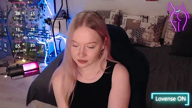 Snapshot of lissallor_ chatting on 8, 10, 2025 lissallor  online show from 8, 10, 2025