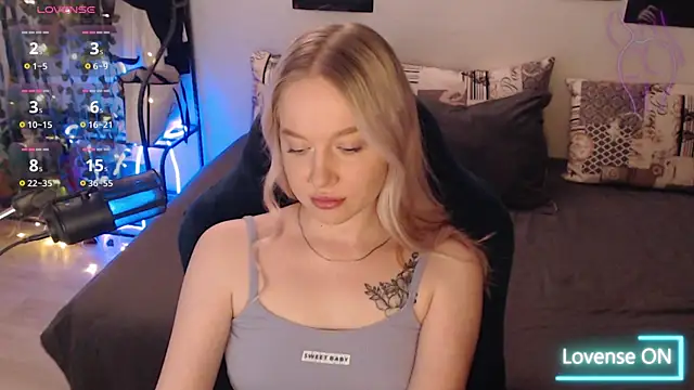 Snapshot of lissallor_ chatting on 23, 10, 2025 lissallor  online show from 23, 10, 2025