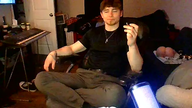 Snapshot of JCstrings chatting on 8, 3, 2025 JCstrings online show from 8, 3, 2025