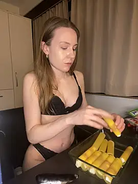 KhaleesisSecrets online show from 10, 3, 2025