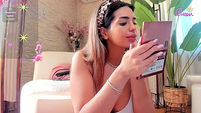 Snapshot of Bella_Posh chatting on 5, 5, 2026 Bella Posh online show from 5, 5, 2026
