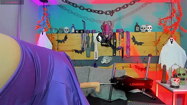 ChloeAllennn online show from 24, 10, 2025