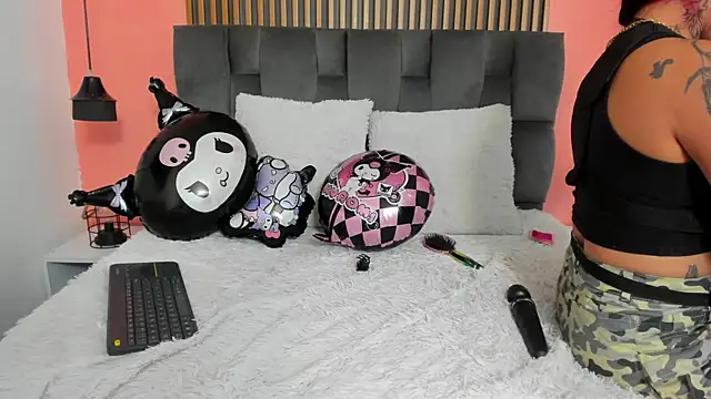 Georgina Vega online show from 28, 10, 2025