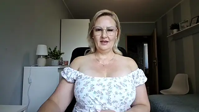 Snapshot of DianaLive chatting on 16, 7, 2026 DianaLive online show from 16, 7, 2026