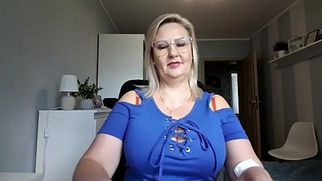 Snapshot of DianaLive chatting on 20, 7, 2026 DianaLive online show from 20, 7, 2026