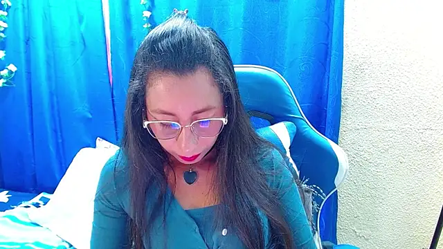 Snapshot of Gia_leinn chatting on 24, 4, 2026 Gia leinn online show from 24, 4, 2026