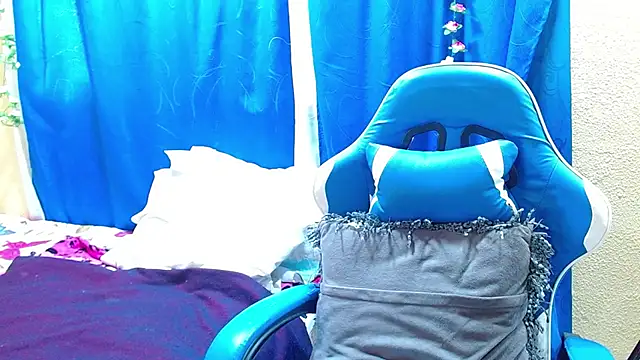 Snapshot of Gia_leinn chatting on 28, 5, 2026 Gia leinn online show from 28, 5, 2026