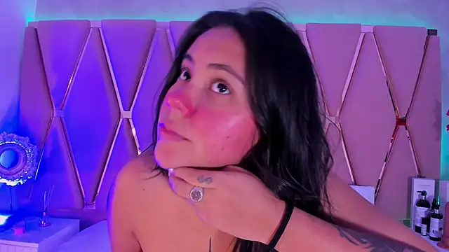 Emily Black1 online show from 19, 4, 2026