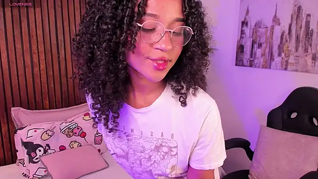 Layla Clarke online show from 18, 9, 2025