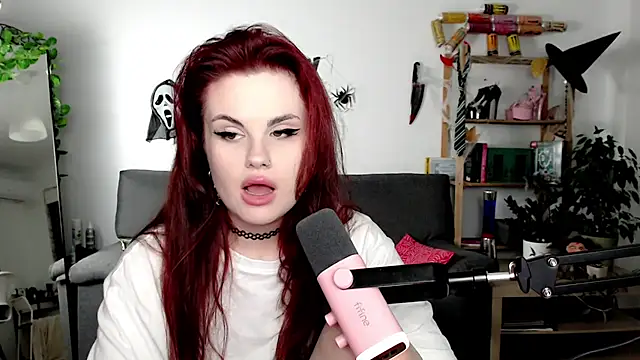 Della Ideal online show from 22, 10, 2025