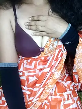 Snapshot of geetha_telugu_kan277 chatting on 2, 3, 2025 geetha telugu kan277 online show from 2, 3, 2025